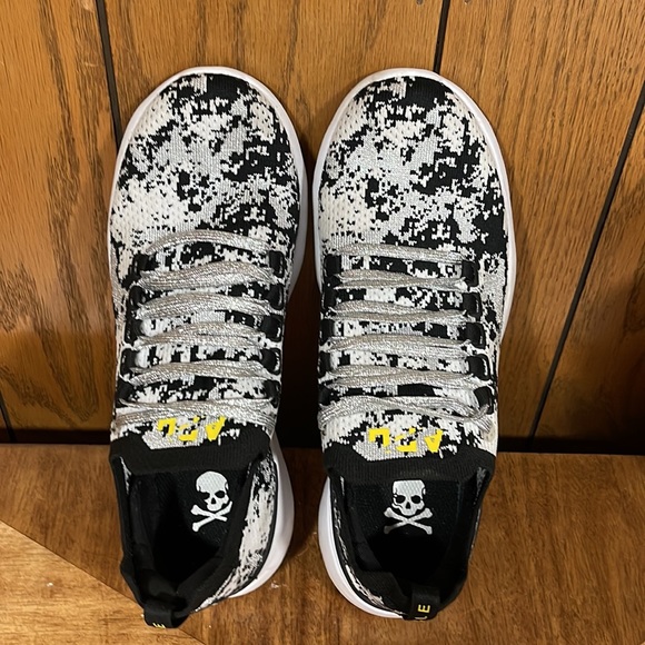 APL"Athletic Propulsion Lab Lululemon Techloom Breeze Camo -Black & White - Picture 11 of 13